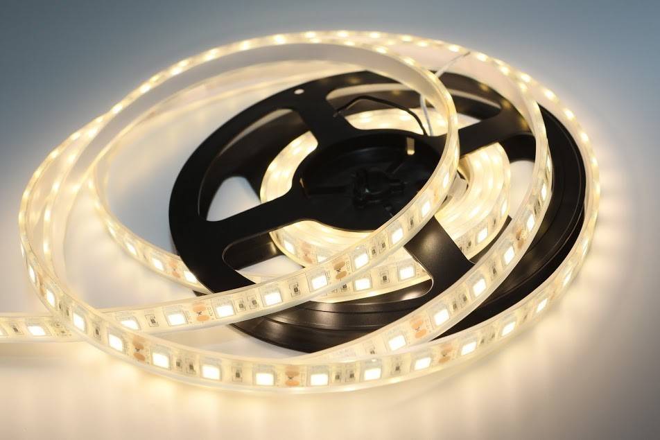 светодиодная лента в комнате