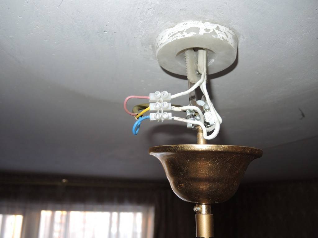 как подключить люстру к двухклавишному выключателю