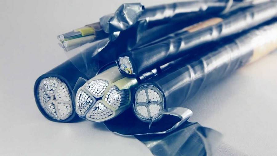 Бронированный кабель для прокладки в земле